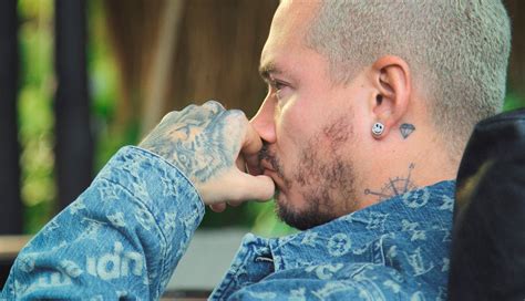 ‘The Boy From Medellín’ Review: A Dizzying Week in .